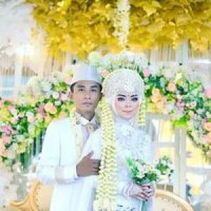 Eny Ayu profile icon