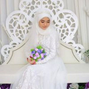 Aina Nareesha profile icon