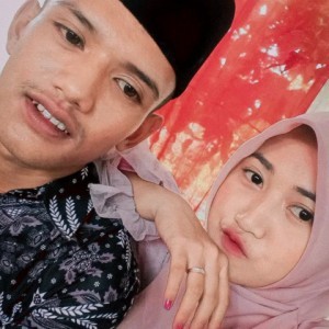 Rahmawati Aprilia Aini profile icon