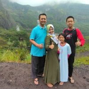 Dwi Ratna Irawati profile icon