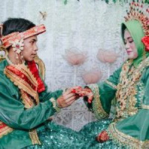 Fitri Julia Nesa Nesha profile icon