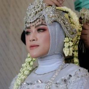 Tya Noer Damayanthi profile icon