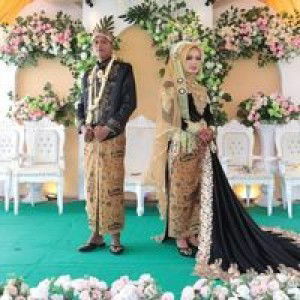 SitiErna Yuliani profile icon