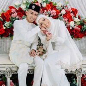 Anieza Azahar profile icon