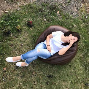 Claudine de Leon profile icon