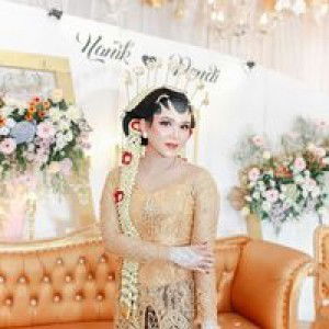 Nanik Dwi Lestari profile icon