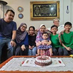 Sarah Harris profile icon