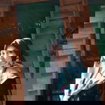 Putri Devi Anggraeni Azis profile icon