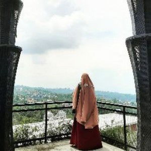 Erna Tisnawaty profile icon