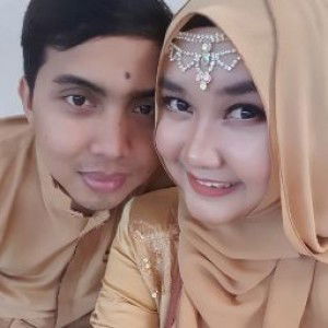 Resti Tresnasih profile icon