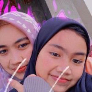 Iis Suwanti profile icon