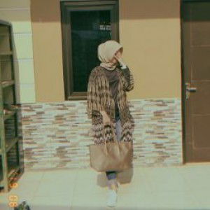 Reti Ulandari profile icon