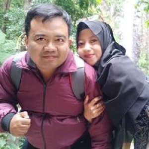 Sri Wahyuni profile icon