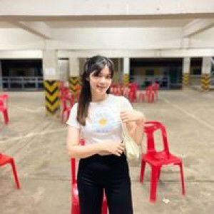 Fah Niracha profile icon