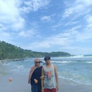 Yuli Setia Ani profile icon