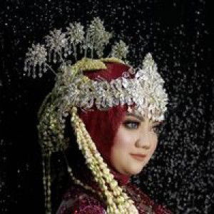 Riri Juniar profile icon