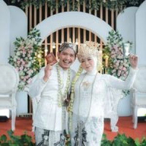 Novi Fauziah Bahari profile icon