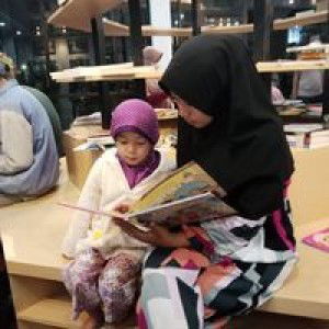 Yuni Yulia profile icon