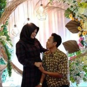 Indah Arifin profile icon