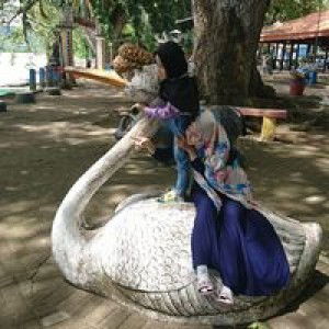 Dyna Hidayatul Hikmah profile icon