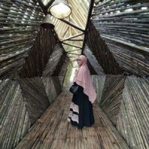 Titin Fatimah profile icon