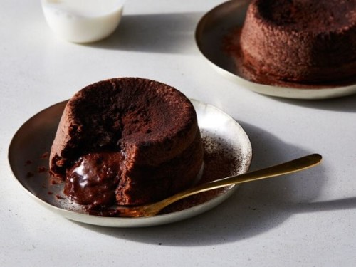 Air fryer lava cake