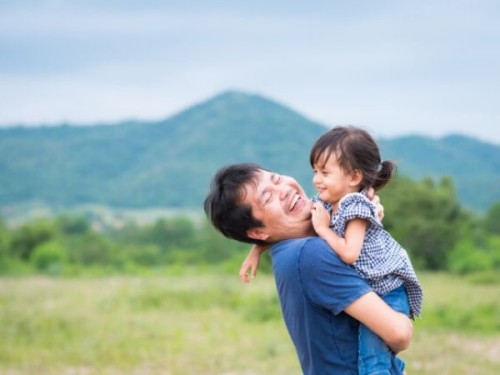 Study: Dads more responsive to daughters than sons