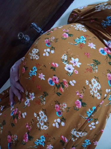 6 months pregnant