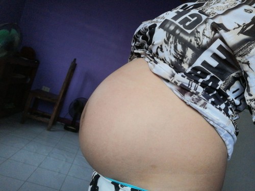 25 weeks baby bumps