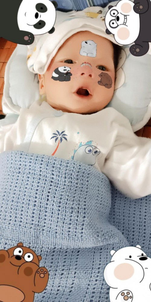 Trẻ sơ sinh 1tháng 4 ngày