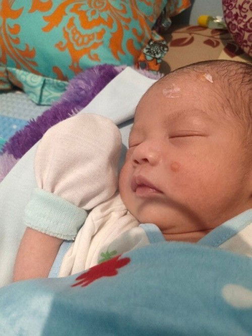 Ada gak sich yang pernah mengalami seperti ini sama dede bayi 11 hari