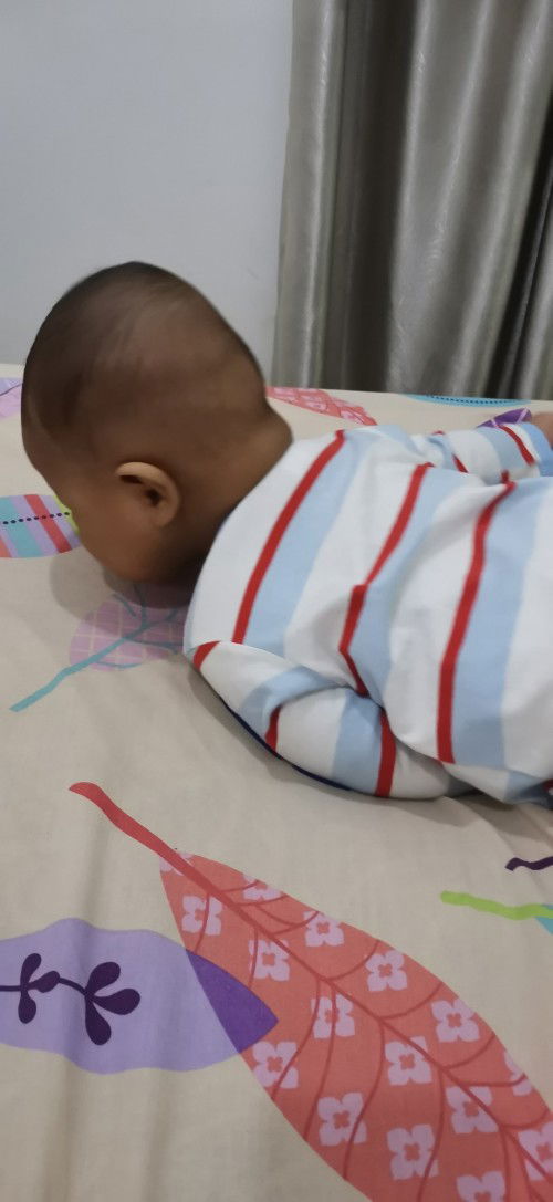 Tangan nyangkut saat tengkurap