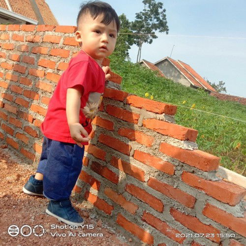 Umur 1 tahun wajar (normal) atau gx yaa berat nya 9 kg...