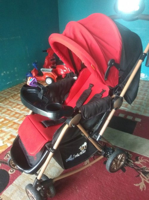 Mohon maaf Bun melenceng 
Mau jual stroller Bun karena mau ganti