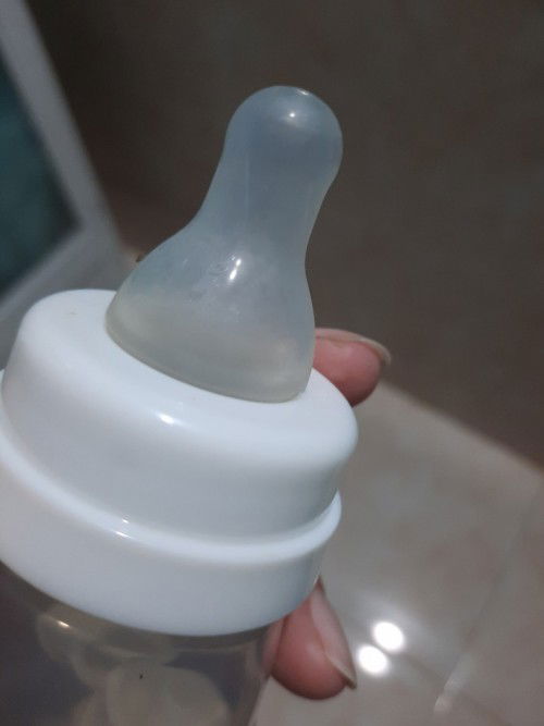 Bình sữa cho bé bị hôi