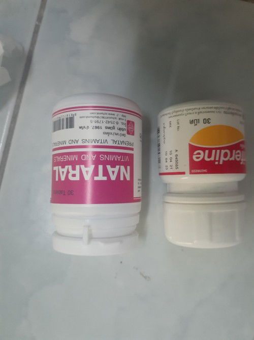 สรุปยาบำรุงครรภ์ 2ตัวนี้กินเหมือนกันไหมคะ พอดีเปลี่ยนที่ฝากเขาให้ตัวยา NATARAL มา สรุปต้องกินอันไหน