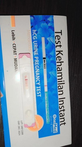 Aku telat haid sudah 8 hari
5 hari telat aku tes hasil samar
Dan hari ini negatif
#pejuanggaris2