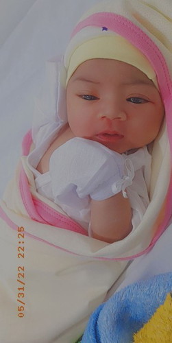 Meet may 39 weeks and 5 days Baby Girl