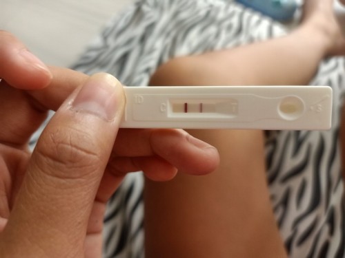 Positive ba ang pregnancy test khit malabo ang isang guhit?