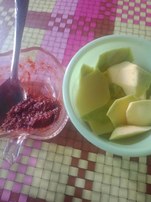 Makan asem2 kok baby dlem prut nya gerak2 kenapa ya