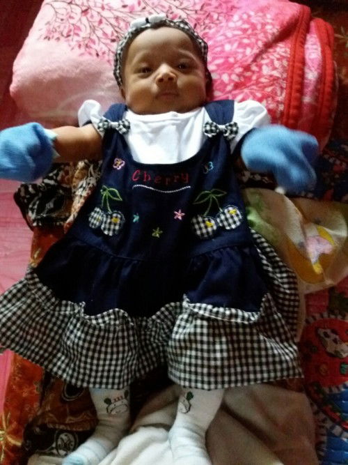 Bahayakah jika bayi pakai sarung tangan terlalu sering?