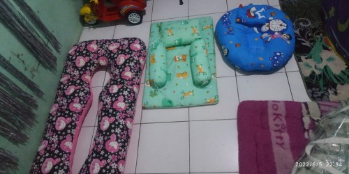 Jual bantal hamil, kasur bayi, sofa bayi 
Semua 150ribu.
Boleh nego tipis.
Dekat RS Ananda Babelan.