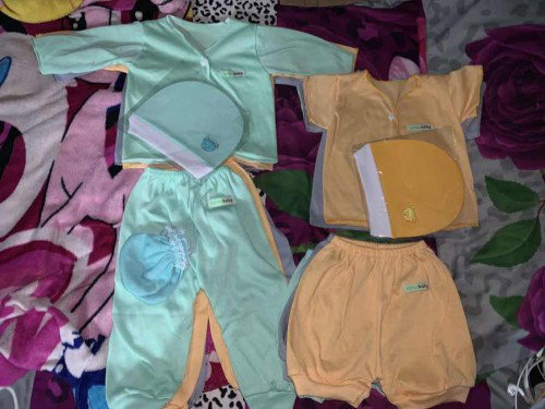 Baju bayi baru lahir kurang