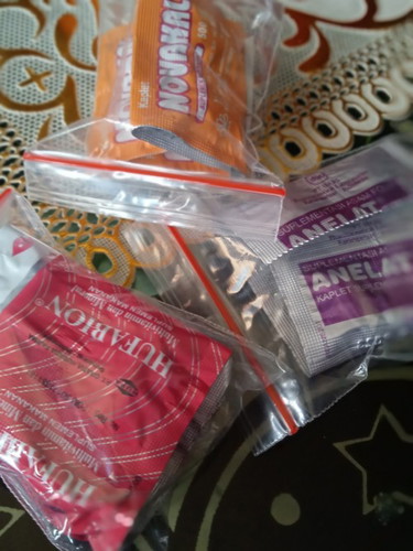 Minum obat lagi