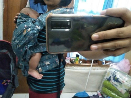 Gendongan M shape 
Mohon koreksinya bunn saya ibu baru nih ingin belajar😆🙏
Doakan semoga saya bisa