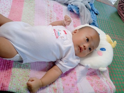 น้อง2เดือนแล้วคะแพ้นมวัวเราควรให้ลูกกินนมยี่ห่อไหนดีคะ