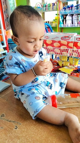 แม่ๆท่านไหนมีวิธีทำให้ลูกทานข้าวเก่งๆบ้างคะ น้อง8เดือนค่ะ