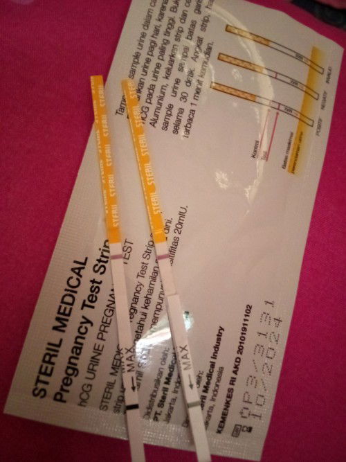 Udh telat mens 2 bln tpi di tes negatif trs knp yh bun ada yg tau???