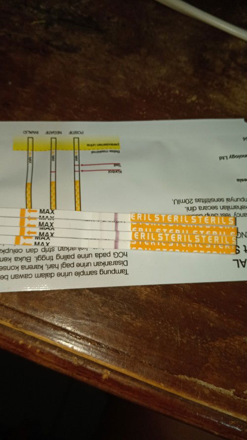 Telat 6 hari, test pack samar.. Hari ini keluar haid ..