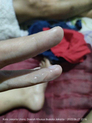 bunda mau tanya umur kandungan aku 38w perut terasa kencang keluar flek tanda melahirkan bukan ya?